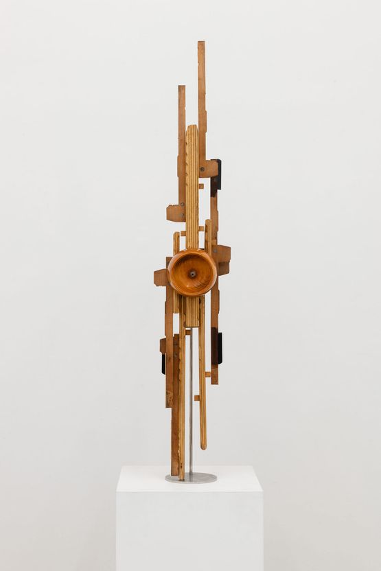 Sentinel Fragments N7 by Miguel Aquilizan contemporary artwork Sculpture