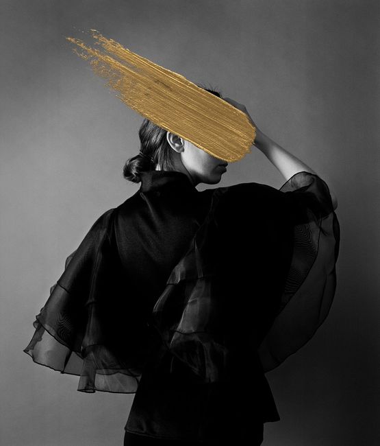 Hivernacle Zinnia by Andrea Torres Balaguer contemporary artwork Photography