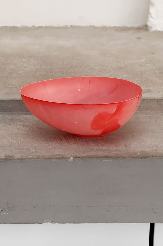 Le coucher by Gyan Panchal contemporary artwork Sculpture