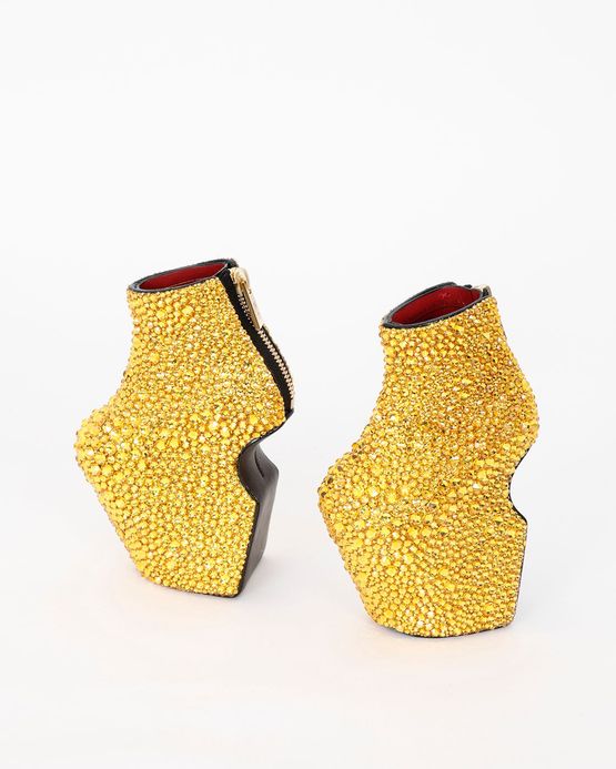 Baby Heel-less Shoes by Noritaka Tatehana contemporary artwork Sculpture