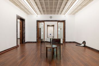 Contemporary art exhibition Alicja Kwade Dimora Dislocata at MASSIMODECARLO Milan Italy
