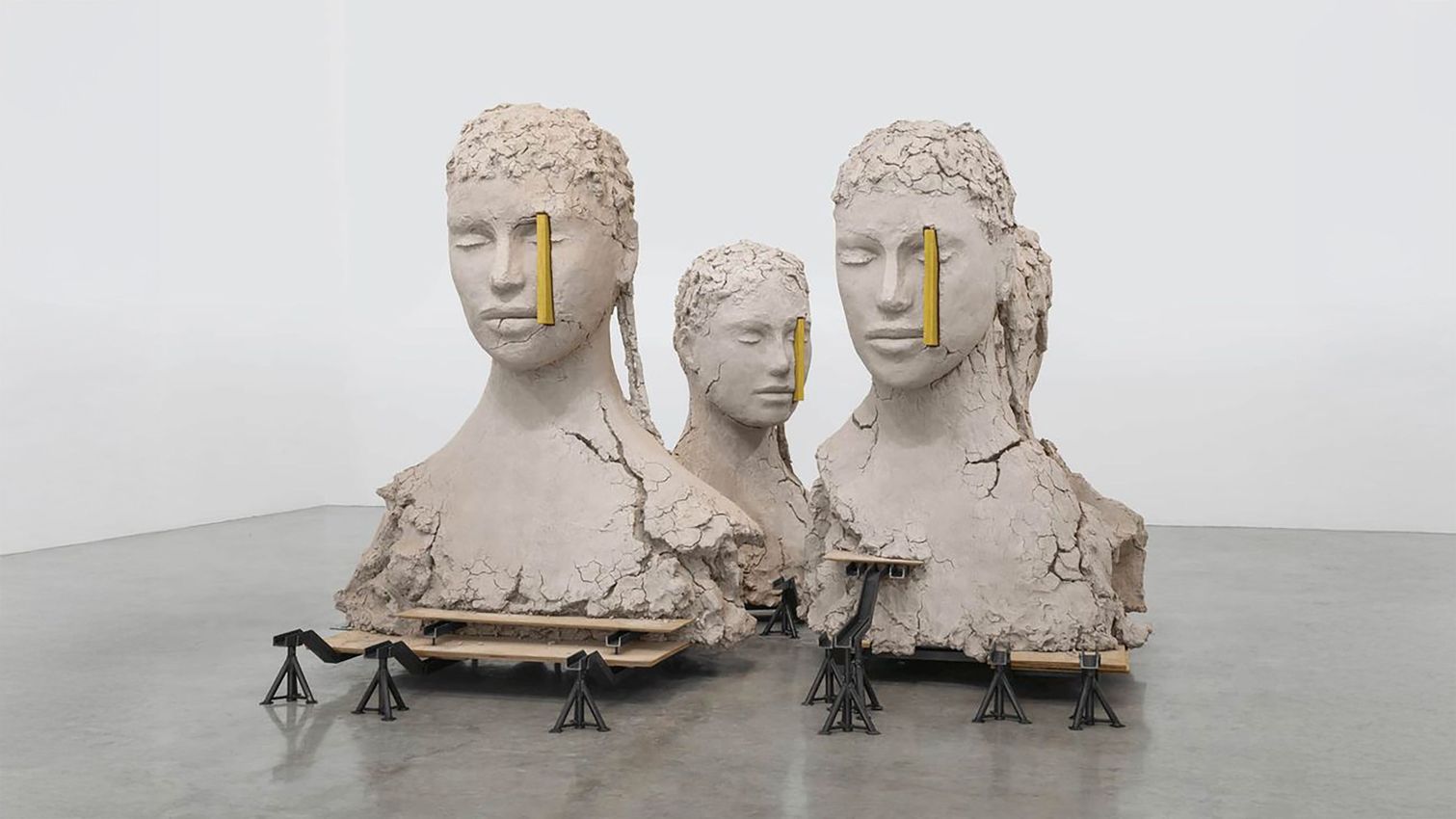MARK MANDERS
