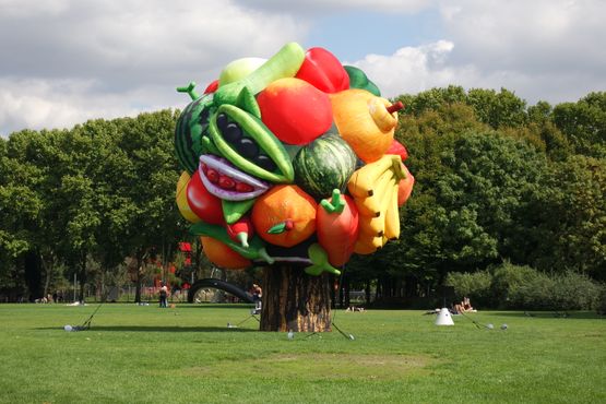 Fruit Tree by Choi Jeong Hwa contemporary artwork Installation