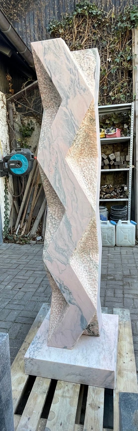 Gebet by Heinz Mack contemporary artwork Sculpture
