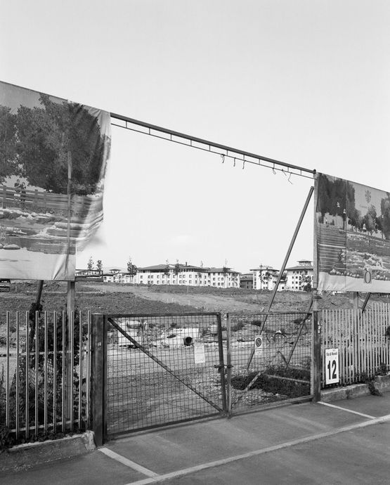 Monalisen der Vorstadte Florenz by Ute Mahler  Werner Mahler contemporary artwork Photography