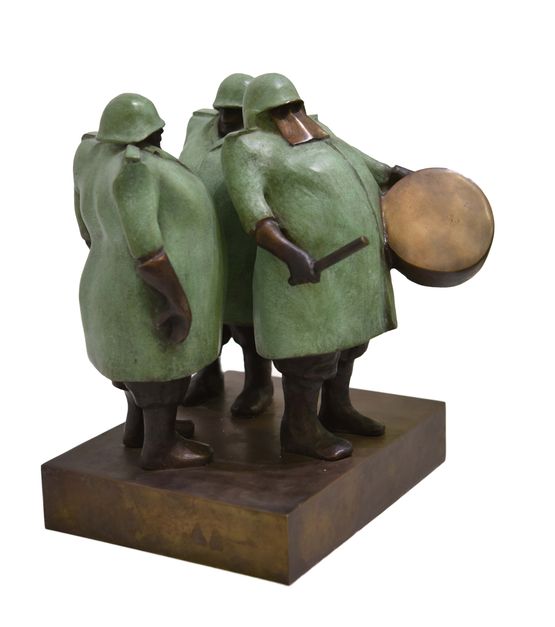 Drums of war by Muatasim Alkubaisy contemporary artwork Sculpture