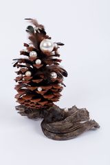Mignon Votive  Pearly Plume Seedpod 2 by Haegue Yang contemporary artwork sculpture