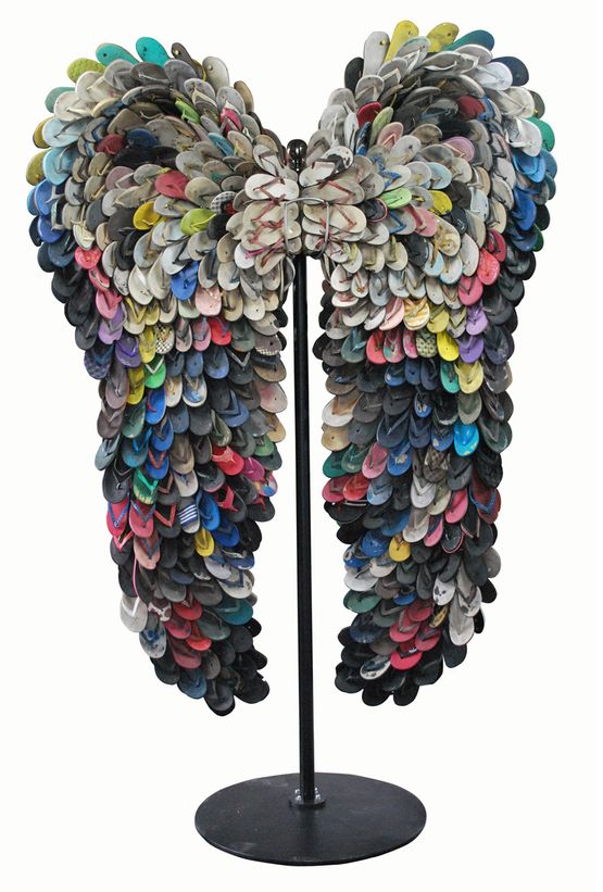 Last Flight II by Alfredo  Isabel Aquilizan contemporary artwork Sculpture