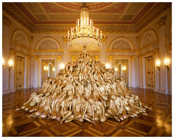 Munich 5 Bayerische Staatsoper by Spencer Tunick contemporary artwork Photography