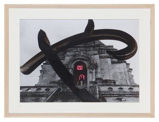2019-SS-168-F003 by Birdhead contemporary artwork Photography