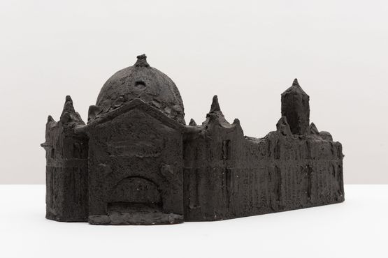 Flinders Street Station by Linda Marrinon contemporary artwork Sculpture