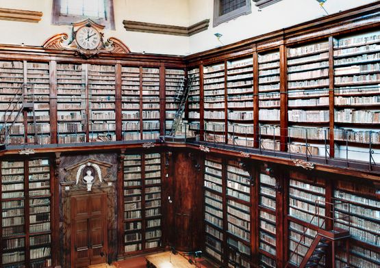 Biblioteca Marucelliana Firenze IV by Candida Hofer contemporary artwork Photography