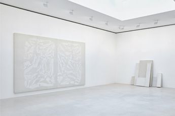Contemporary art exhibition Group Exhibition Blanc sur Blanc at Gagosian rue de Ponthieu Paris France