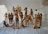 Nuevo organismo formado por mujeres by Carlota Guerrero contemporary artwork photography