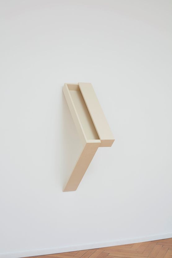 halb offen by Vaclav Pozarek contemporary artwork Sculpture