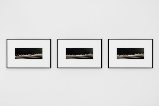 Instances de pommite by Anri Sala contemporary artwork Painting