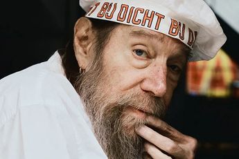 Lawrence Weiner contemporary artist
