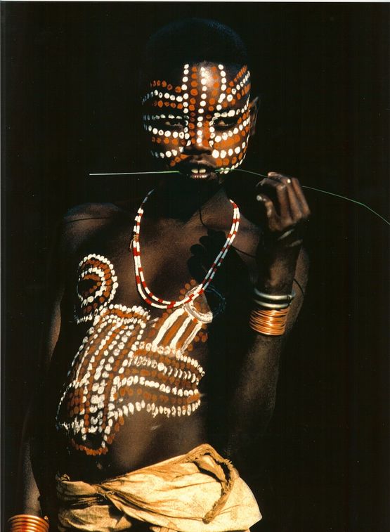 Surma girl with exotic markings by Carol Beckwith  Angela Fisher contemporary artwork Photography