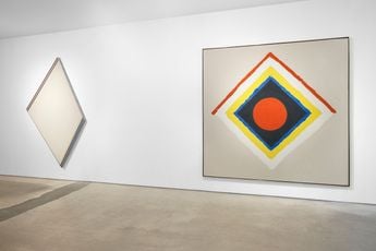 Contemporary art exhibition Kenneth Noland From Center to Edge at Hunter Dunbar Projects New York United States