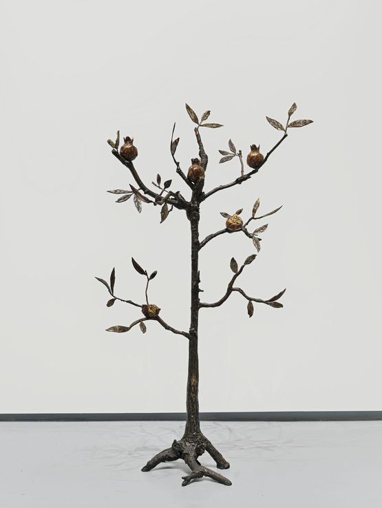 Grand Chandelier grenades by Setsuko contemporary artwork Sculpture