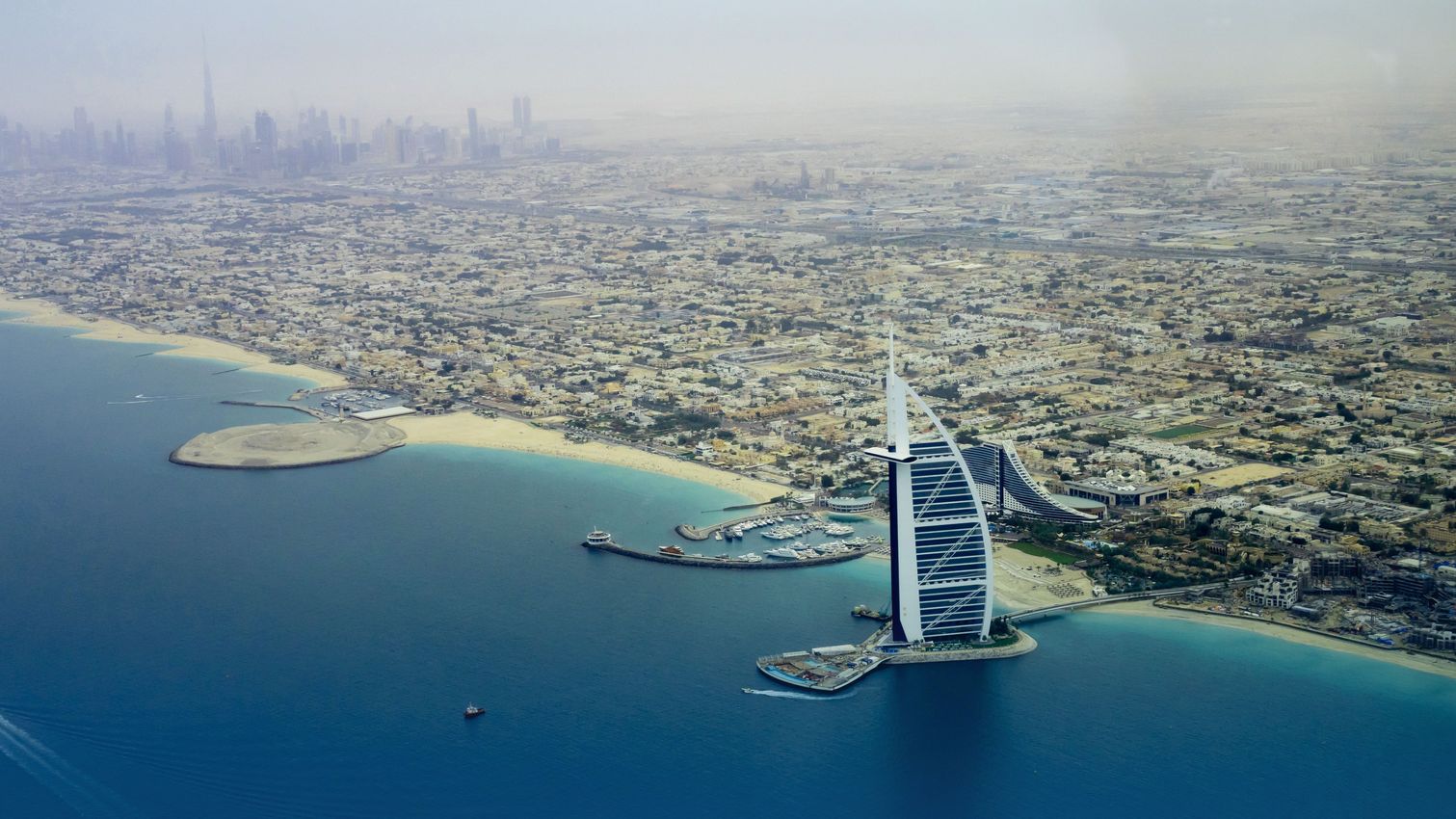 DubaiArt Guide