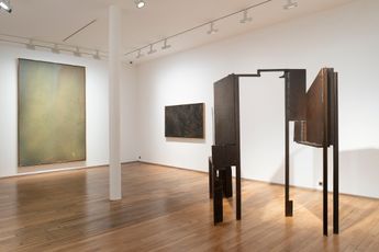 Contemporary art exhibition Anthony Caro Jules Olitski Les annees 70 - 80 at Templon 28 Grenier Saint-Lazare Paris France