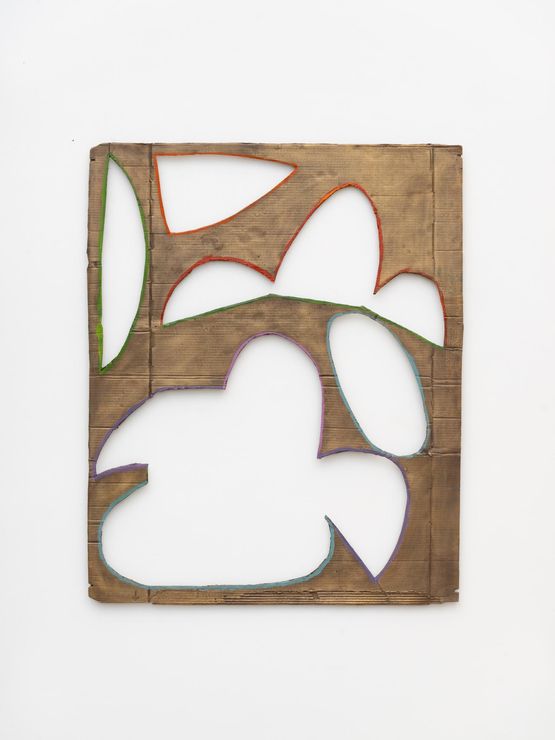 Recorte de papelao by Tatiana Chalhoub contemporary artwork Sculpture