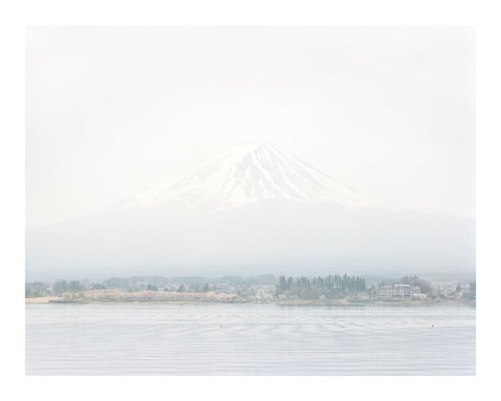 Aequlibrium IV by Robert Voit contemporary artwork Photography