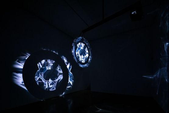 Infinite by Yiyun Kang contemporary artwork Moving Image