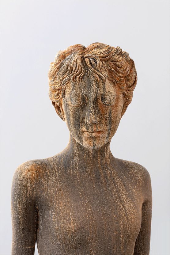 Mia by He Xiangyu contemporary artwork Sculpture