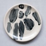 Spirit on Plate by Dusadee Huntrakul contemporary artwork sculpture