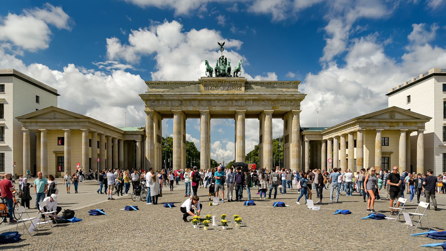 Branderburg Gate - the famous landmark monument in Berlin.