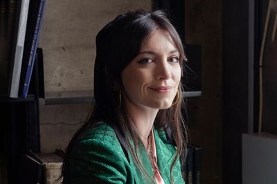 Katy Hessel on Great Women Artists and Rewriting His-tory