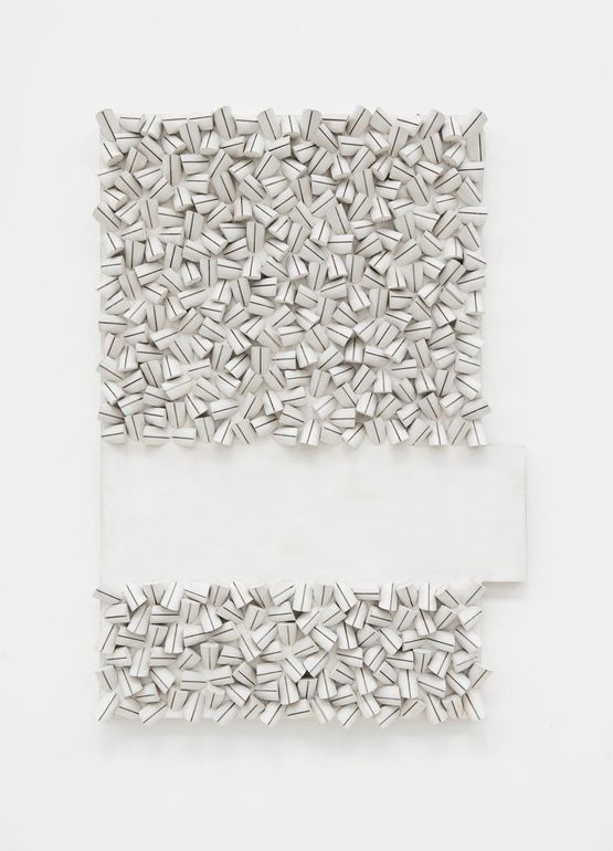 Relevo n 172 Fenditura spazio orizzontale lungo by Sergio Camargo contemporary artwork Sculpture