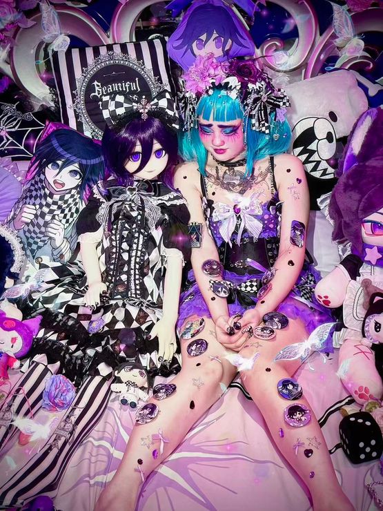 Love is Pain by Skirua contemporary artwork Print