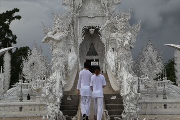 Korakrit Arunanondchai contemporary artist