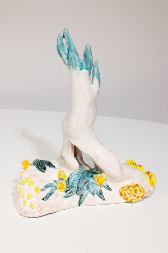 The hand of she by Dorsa Asadi contemporary artwork