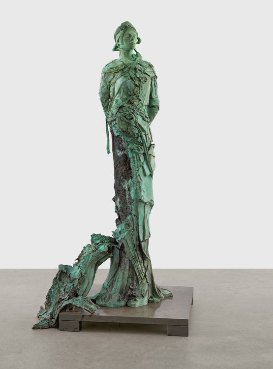 und blieb by Jonas Burgert contemporary artwork Sculpture