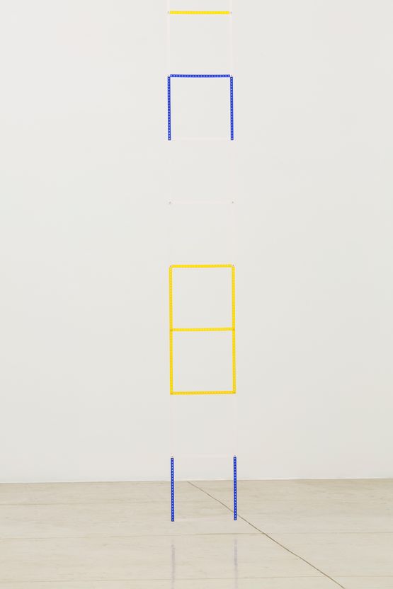 Paragrafo com um canto by Marco Maggi contemporary artwork Sculpture