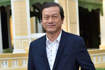 Dr Apinan Poshyananda