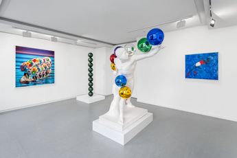 Contemporary art exhibition Jeff Koons Sport and Beyond at Almine Rech Paris Rue de Turenne France