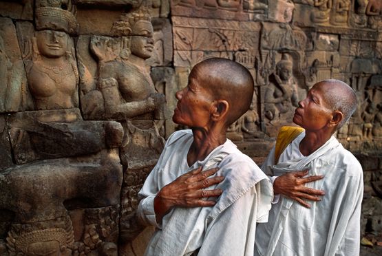 Buddhist nuns at the Leper King Terrace Angkor Wat Cambodia by Steve Mccurry contemporary artwork Photography