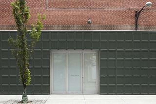 Luhring Augustine Chelsea contemporary art gallery in