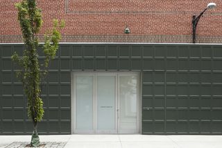 Luhring Augustine contemporary art gallery in Luhring Augustine Chelsea New York United States