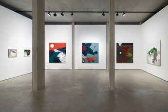 Contemporary art exhibition Hugo Ruyant LEAVE A MESS AGE at Konig Galerie Germany