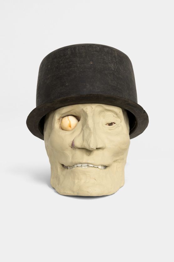 Ceramic by Adam Alessi contemporary artwork Sculpture