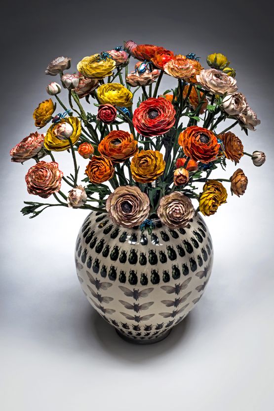 Vaso con mazzo di fiori by Bertozzi  Casoni contemporary artwork