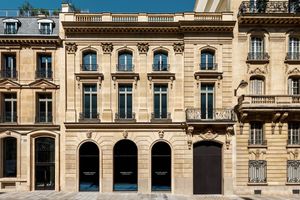 Hauser  Wirth contemporary art gallery in Paris France