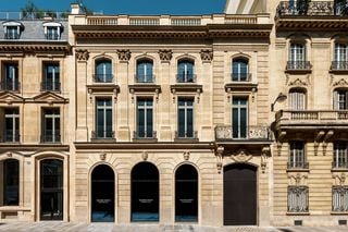 Hauser  Wirth contemporary art gallery in Paris France