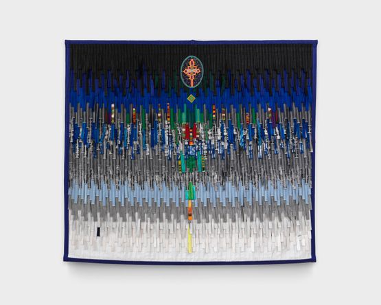 Soninke et Ashanti bleu et gris by Abdoulaye Konate contemporary artwork Textile
